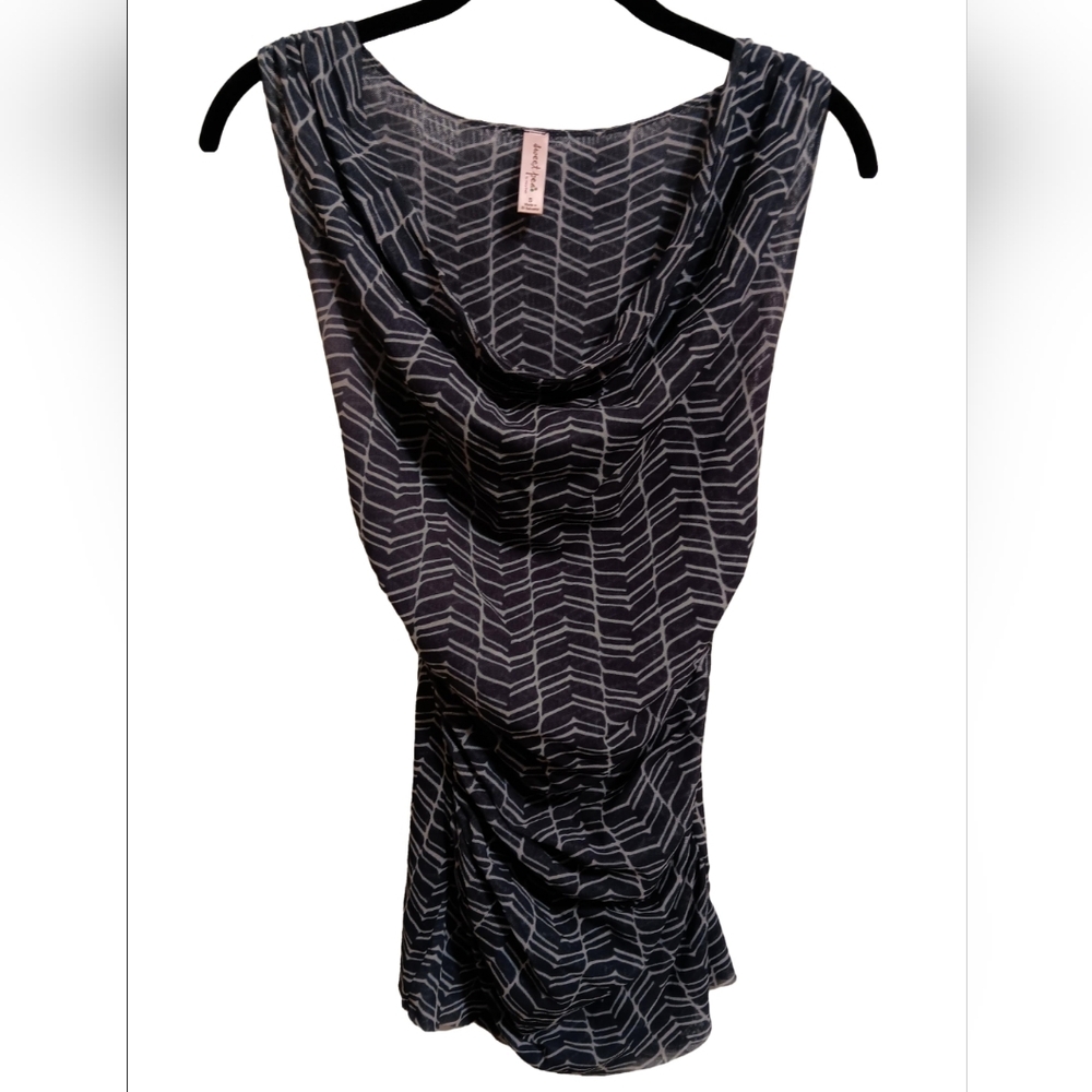 Sweet Pea Black and White Chevron Top - Picture 4 of 6